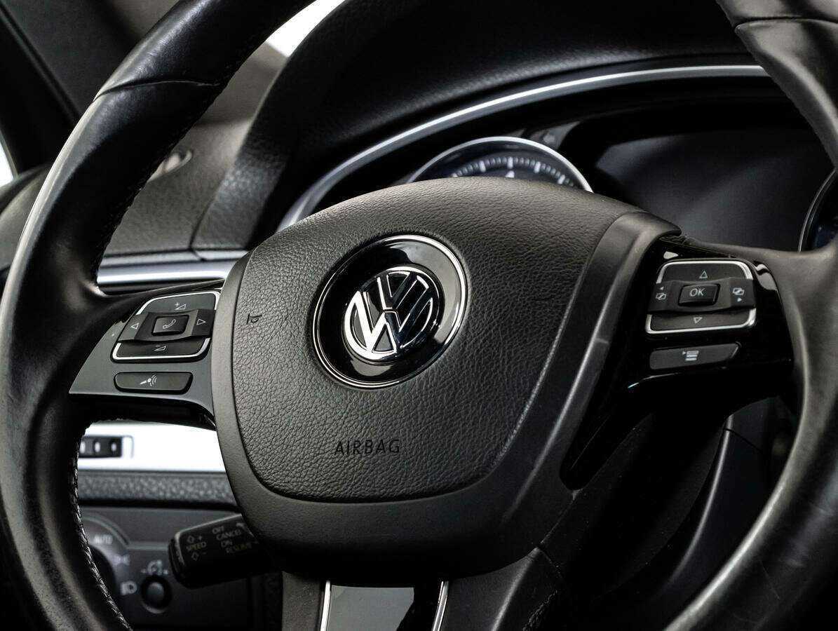 Купить Volkswagen Touareg, 2012, 229 375 км.. Фото: #9