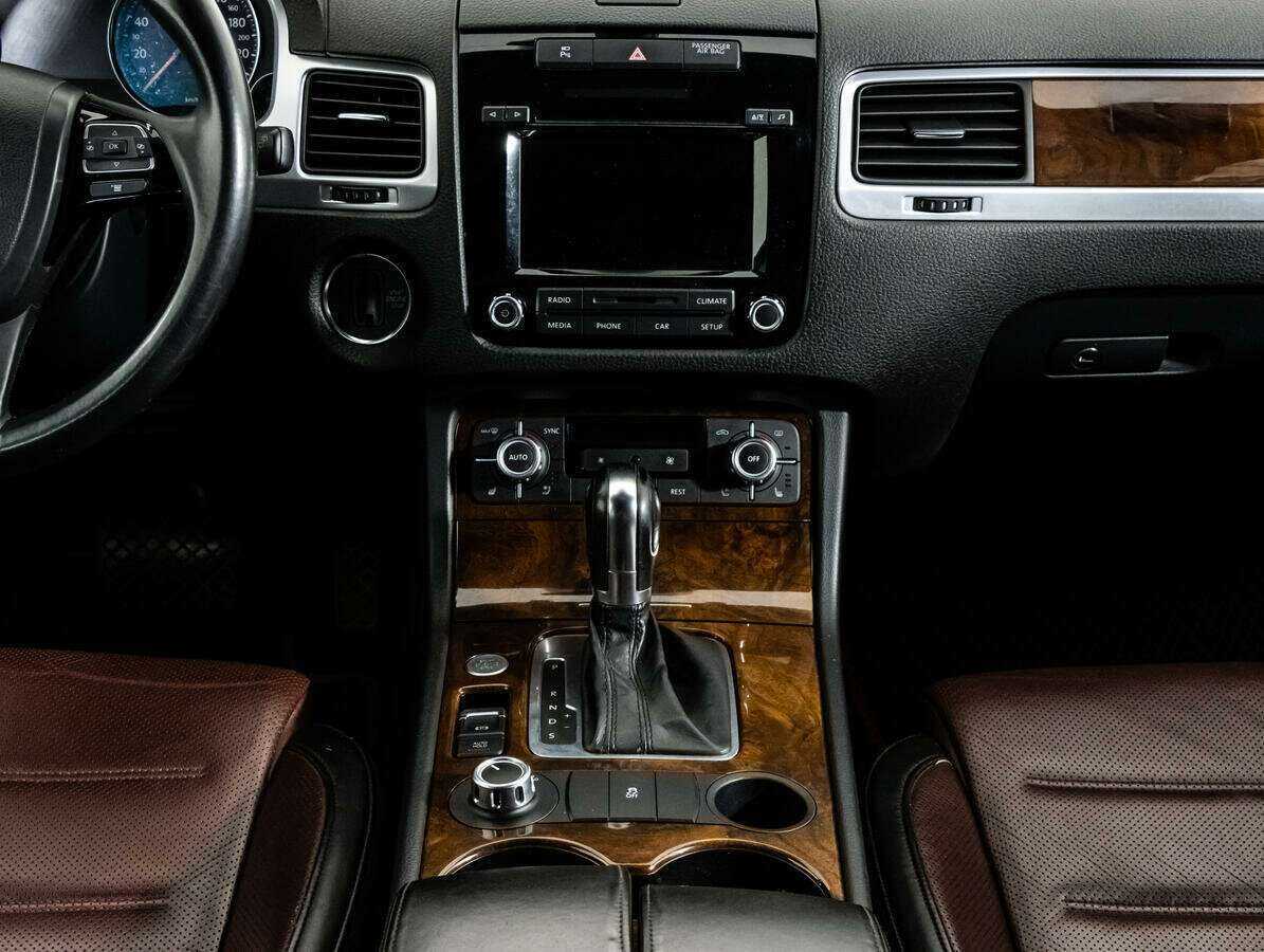 Купить Volkswagen Touareg, 2012, 229 375 км.. Фото: #10
