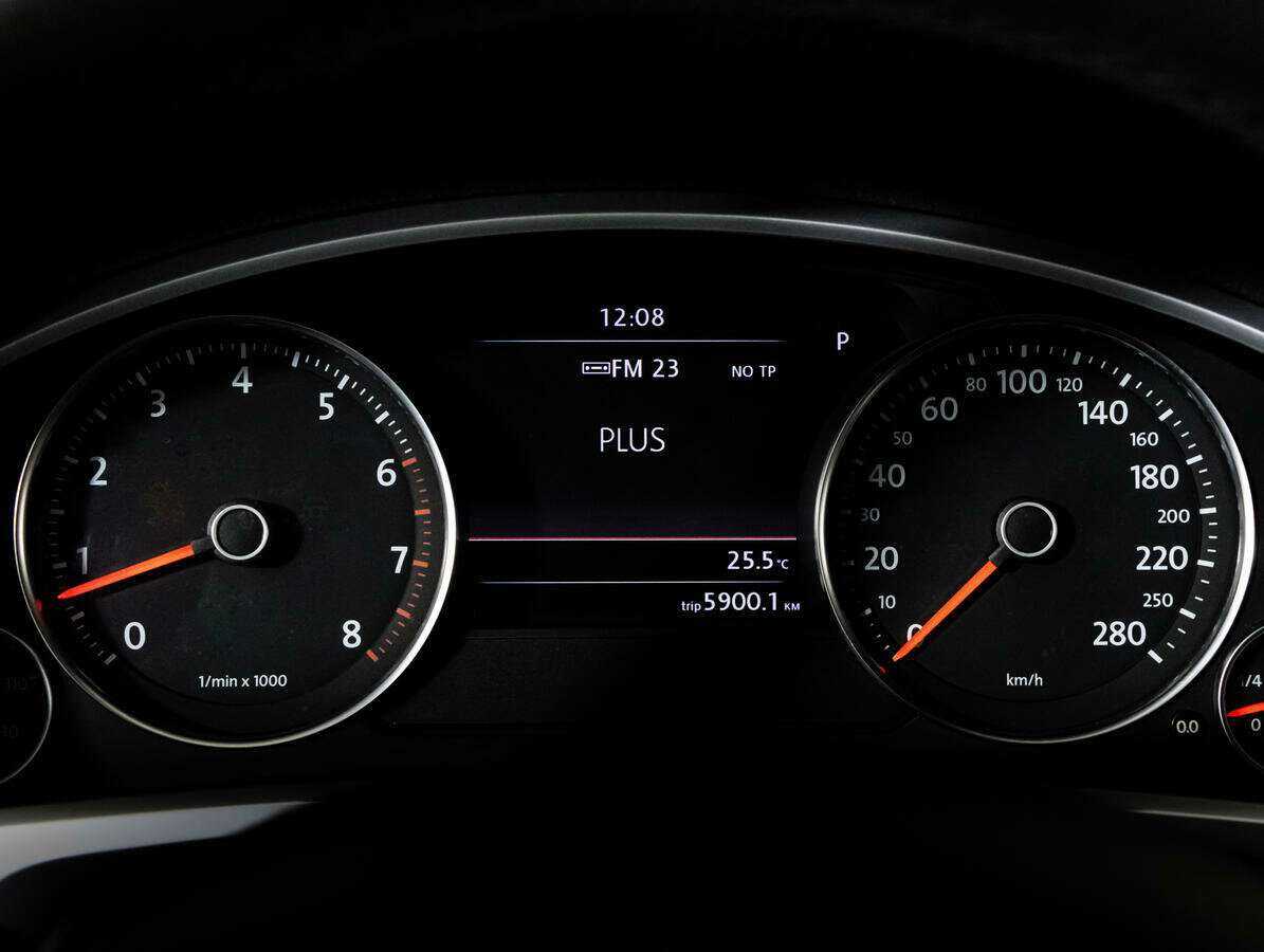 Купить Volkswagen Touareg, 2012, 229 375 км.. Фото: #14