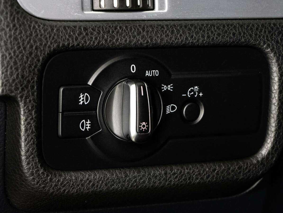 Купить Volkswagen Touareg, 2012, 229 375 км.. Фото: #16