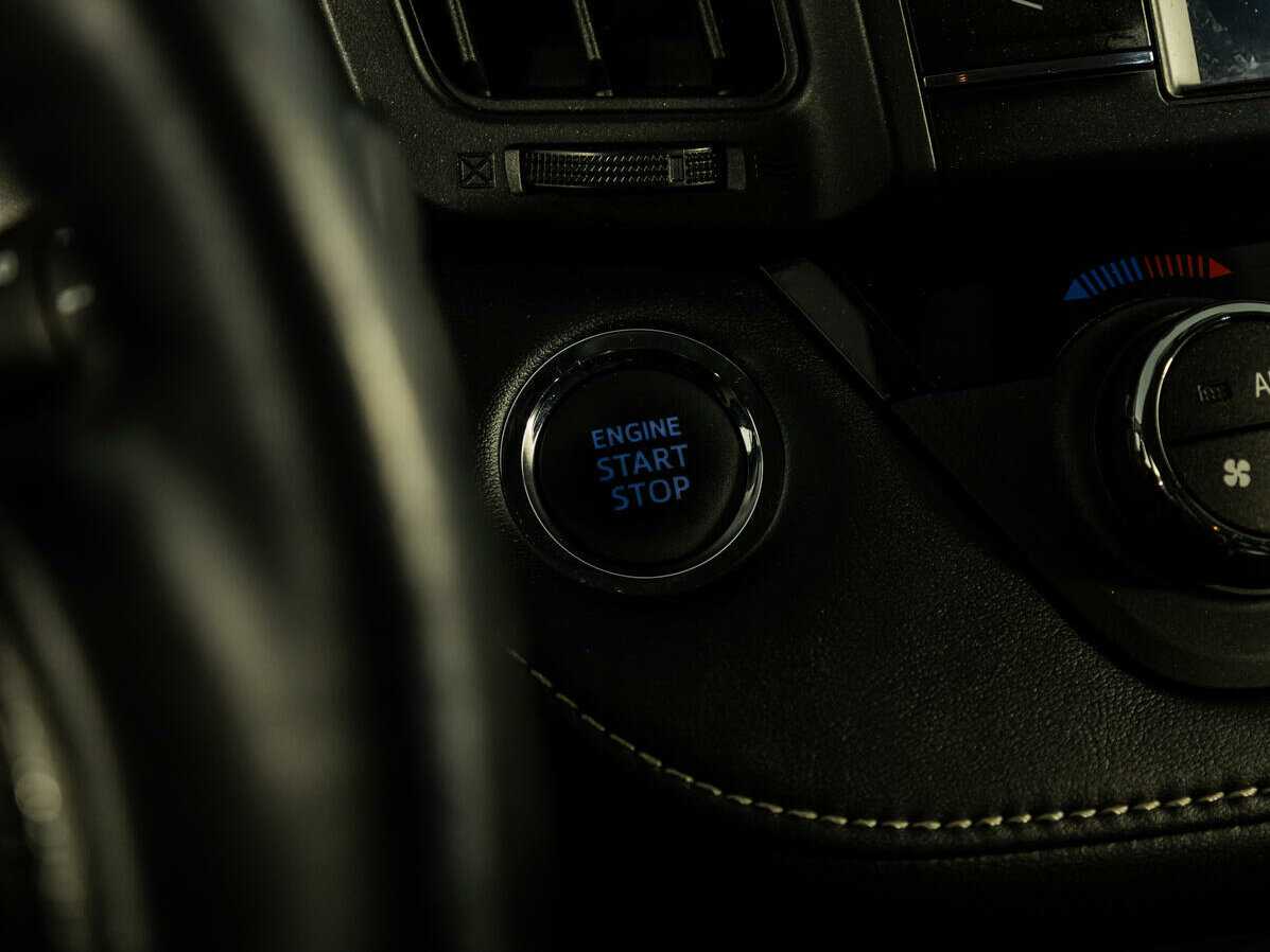 Купить Toyota RAV4, 2015, 68 190 км.. Фото: #16