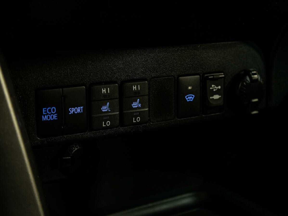 Купить Toyota RAV4, 2015, 68 190 км.. Фото: #20