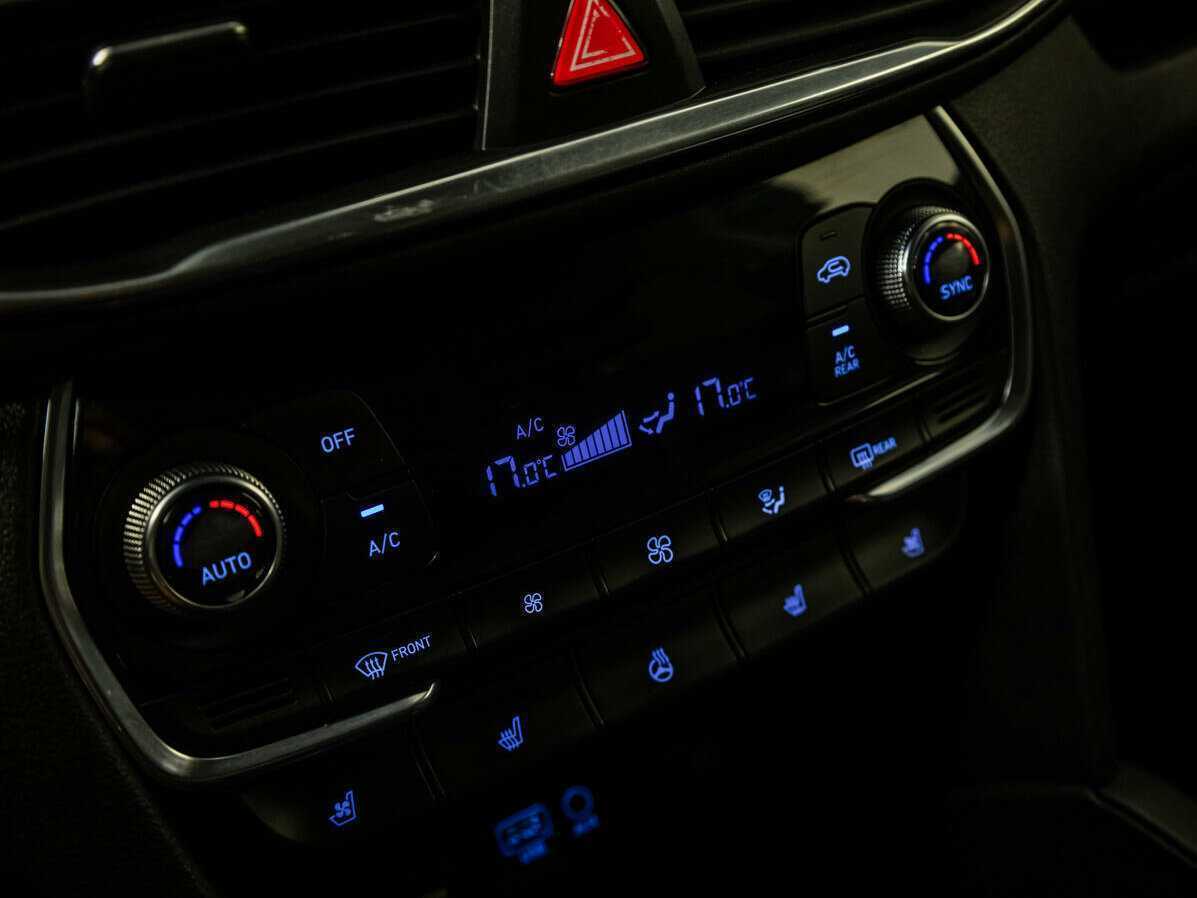 Купить Hyundai Santa Fe, 2019, 132 401 км.. Фото: #12