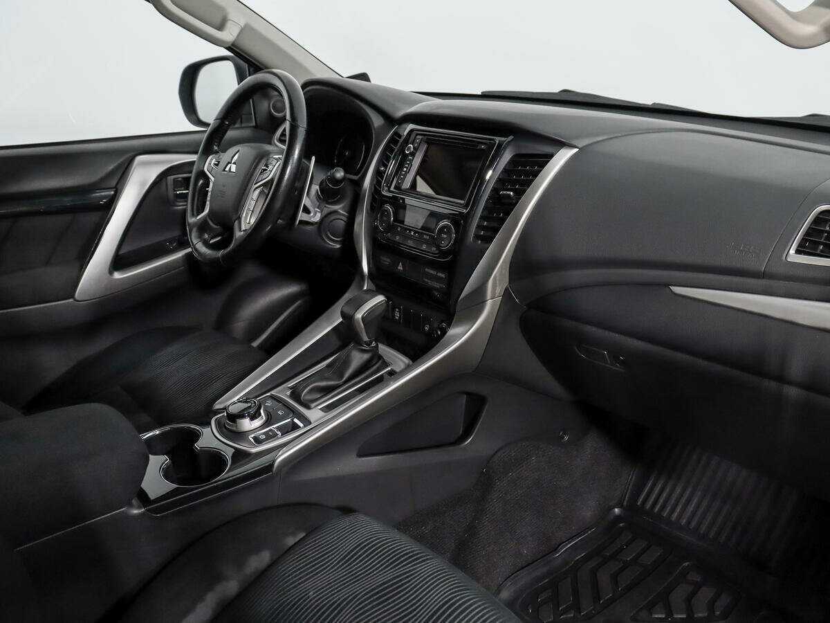 Купить Mitsubishi Pajero Sport, 2017, 90 338 км.. Фото: #12