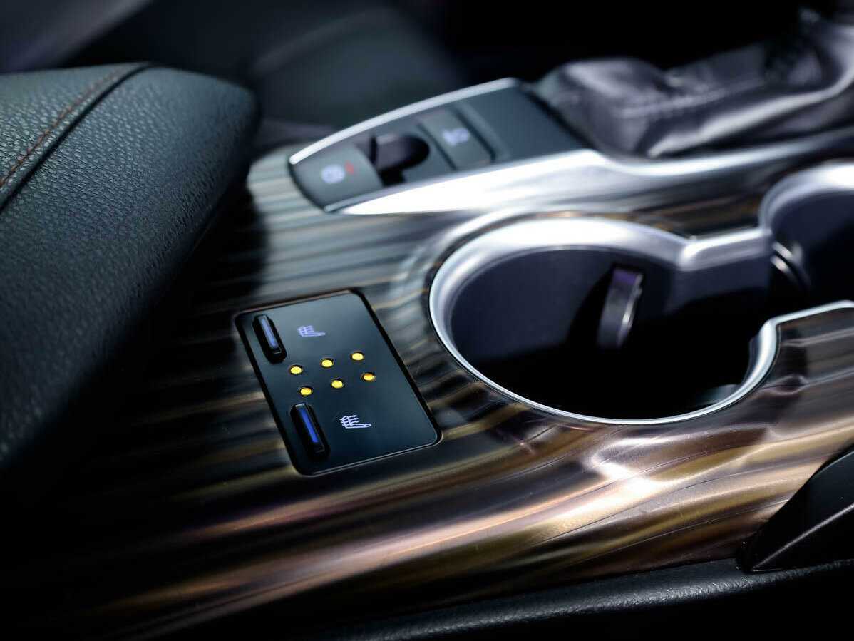 Купить Toyota Camry, 2020, 107 345 км.. Фото: #14