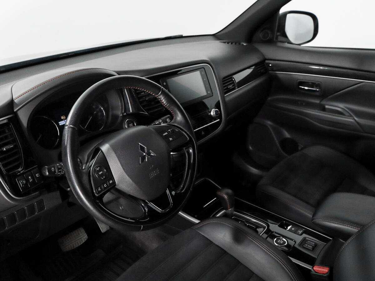Купить Mitsubishi Outlander, 2020, 71 279 км.. Фото: #8