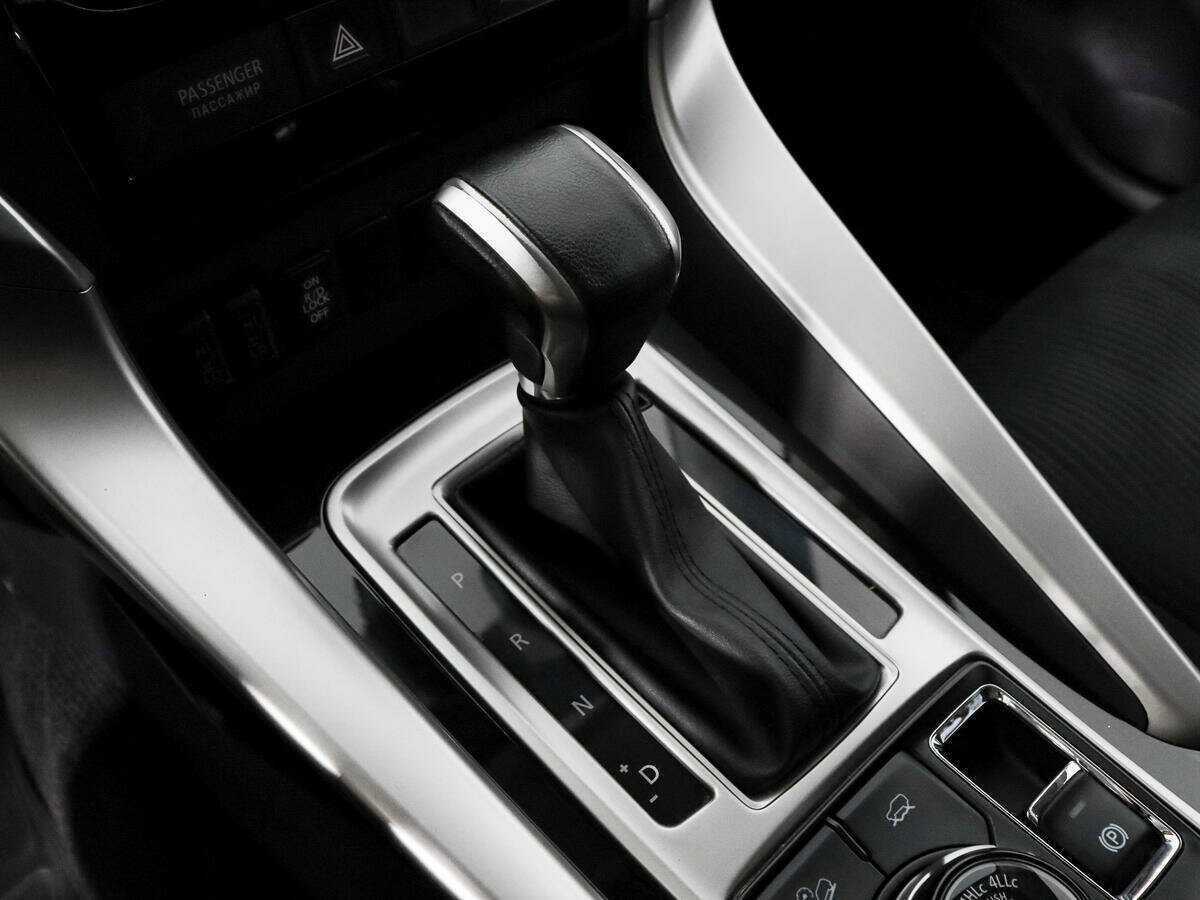 Купить Mitsubishi Pajero Sport, 2017, 90 735 км.. Фото: #9