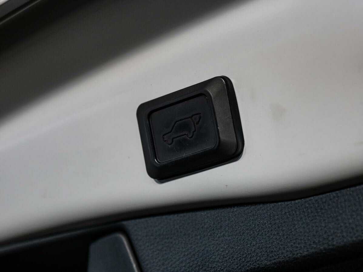 Купить Toyota RAV4, 2020, 63 125 км.. Фото: #19