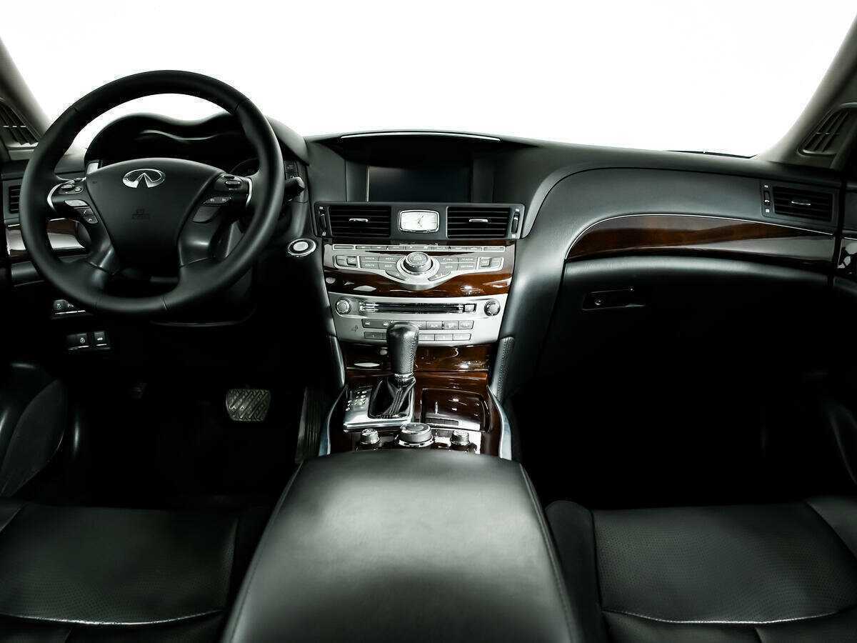 Купить Infiniti Q70, 2016, 300 524 км.. Фото: #10