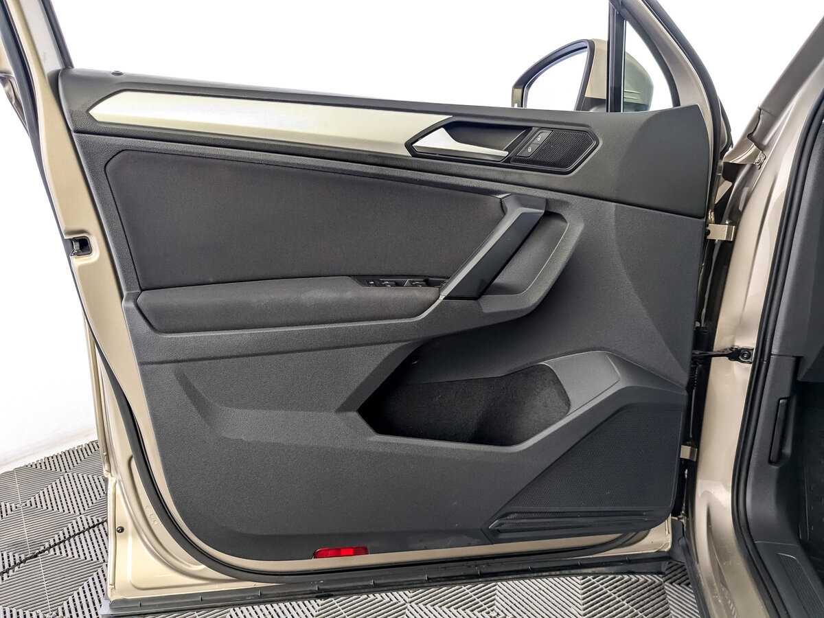 Купить Volkswagen Tiguan, 2019, 107 296 км.. Фото: #14