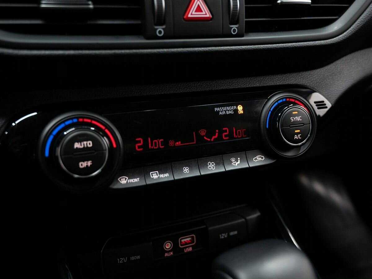 Купить Kia Cerato, 2019, 76 196 км.. Фото: #22