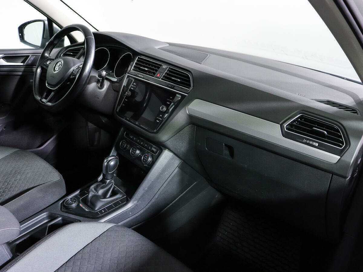 Купить Volkswagen Tiguan, 2020, 64 293 км.. Фото: #6