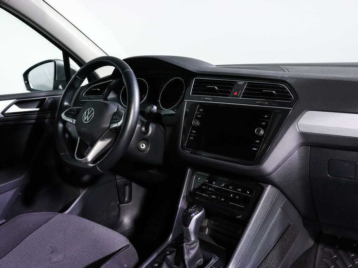 Купить Volkswagen Tiguan, 2021, 72 990 км.. Фото: #5