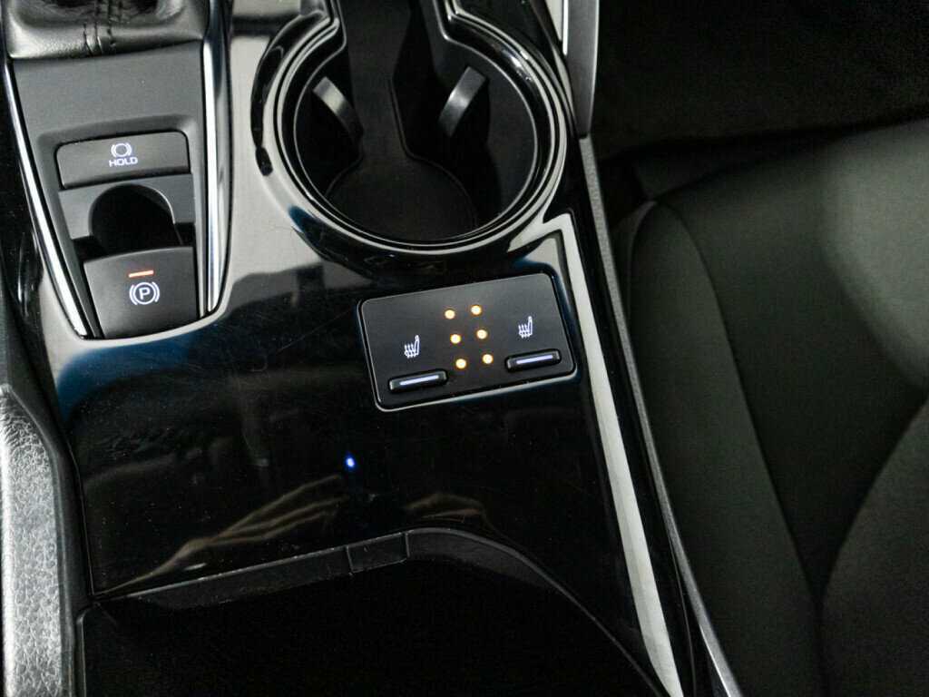 Купить Toyota Camry, 2019, 86 166 км.. Фото: #15