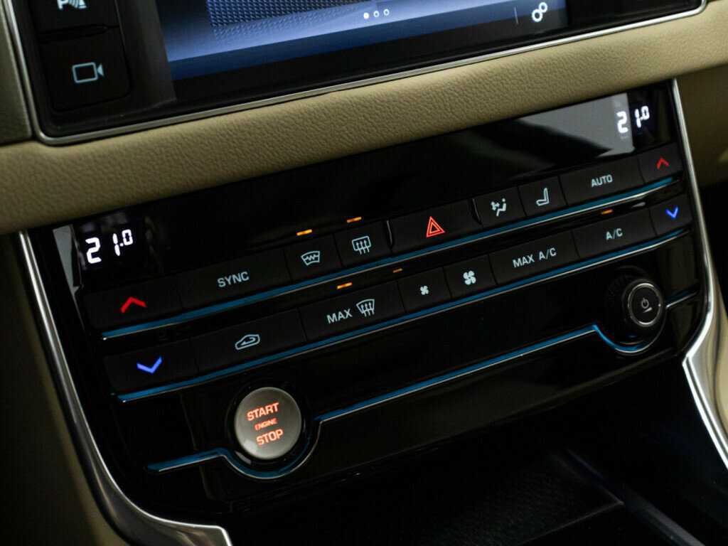 Купить Jaguar XF, 2017, 90 999 км.. Фото: #19