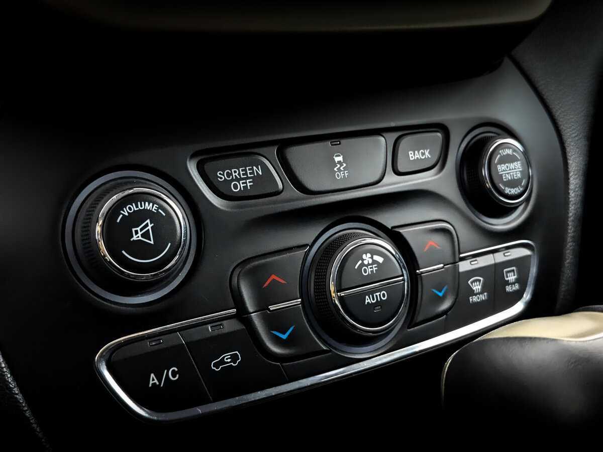 Купить Jeep Cherokee, 2014, 99 982 км.. Фото: #23