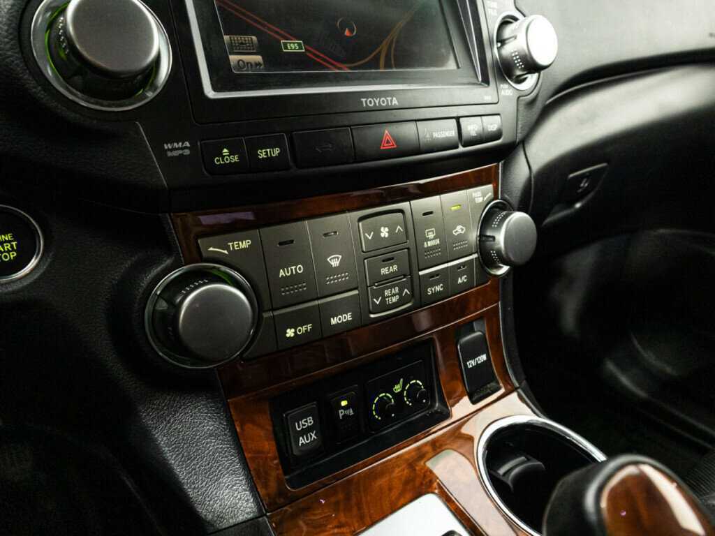 Купить Toyota Highlander, 2012, 167 236 км.. Фото: #17