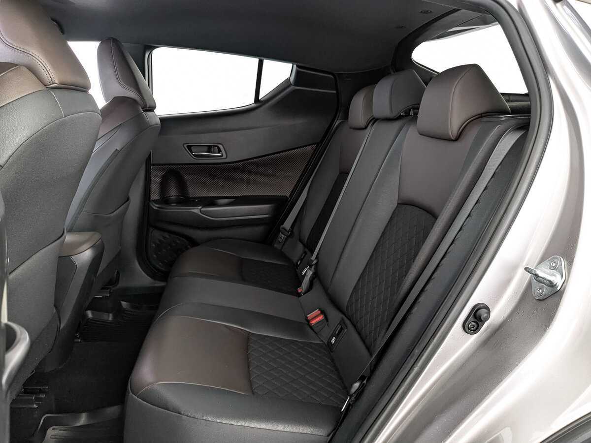 Купить Toyota C-HR, 2017, 78 089 км.. Фото: #17