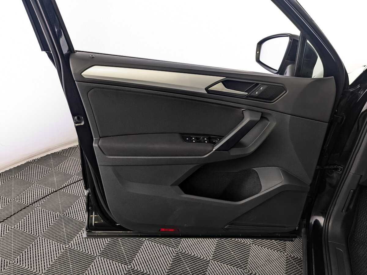 Купить Volkswagen Tiguan, 2021, 131 728 км.. Фото: #18