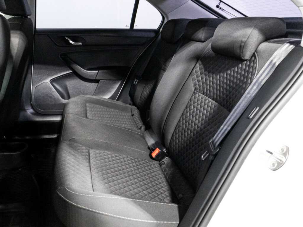 Купить Skoda Rapid, 2016, 103 950 км.. Фото: #9