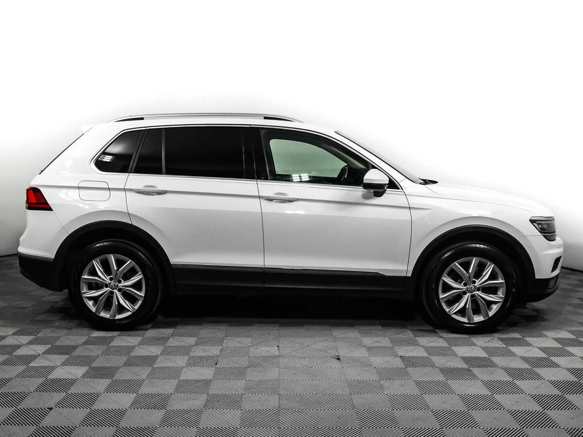 Купить Volkswagen Tiguan, 2018, 129 688 км.. Фото: #3