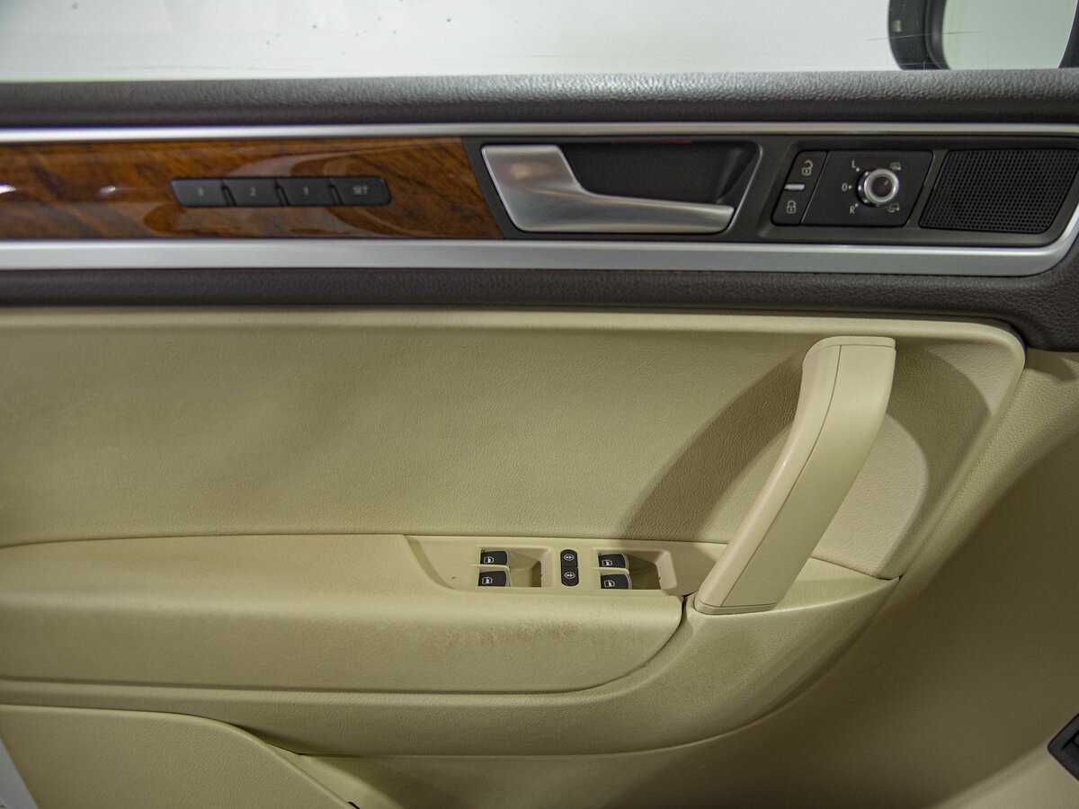 Купить Volkswagen Touareg, 2013, 211 283 км.. Фото: #13