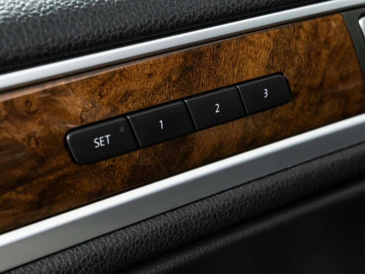 Купить Volkswagen Touareg, 2012, 329 160 км.. Фото: #15