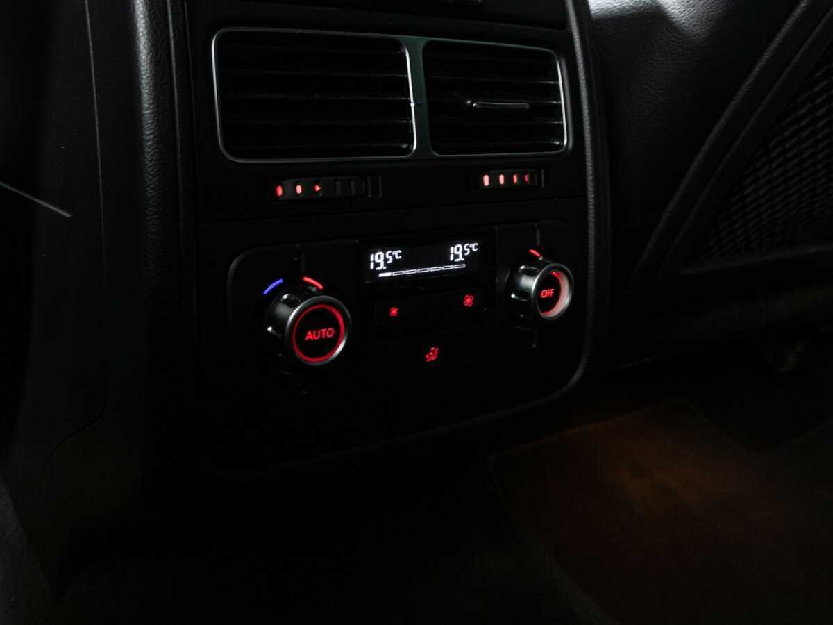 Купить Volkswagen Touareg, 2012, 329 160 км.. Фото: #17