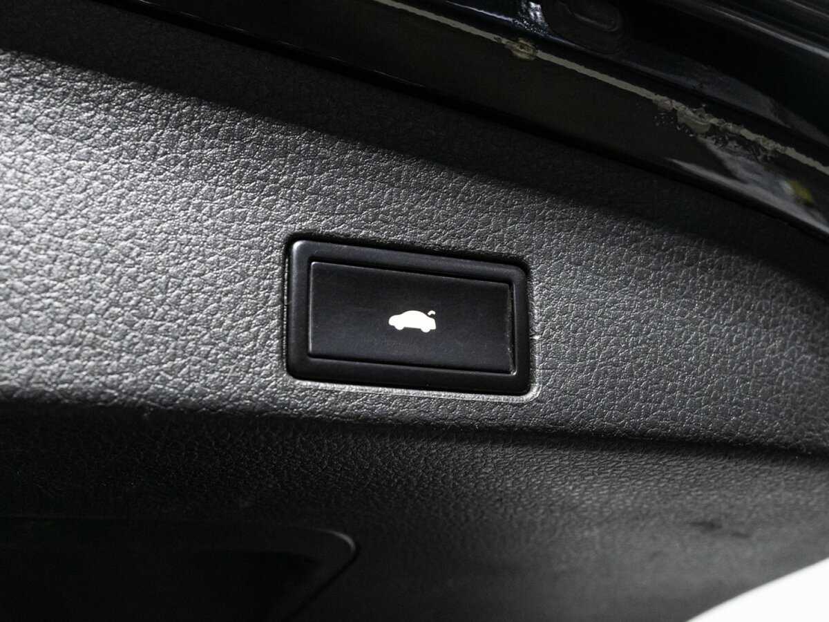 Купить Volkswagen Touareg, 2012, 329 160 км.. Фото: #19