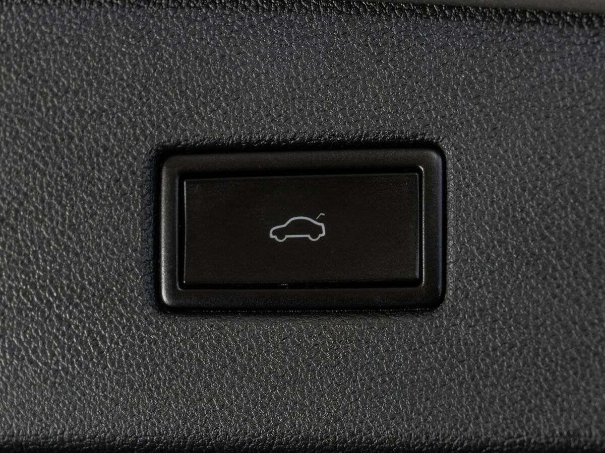 Купить Volkswagen Tiguan, 2019, 63 865 км.. Фото: #19