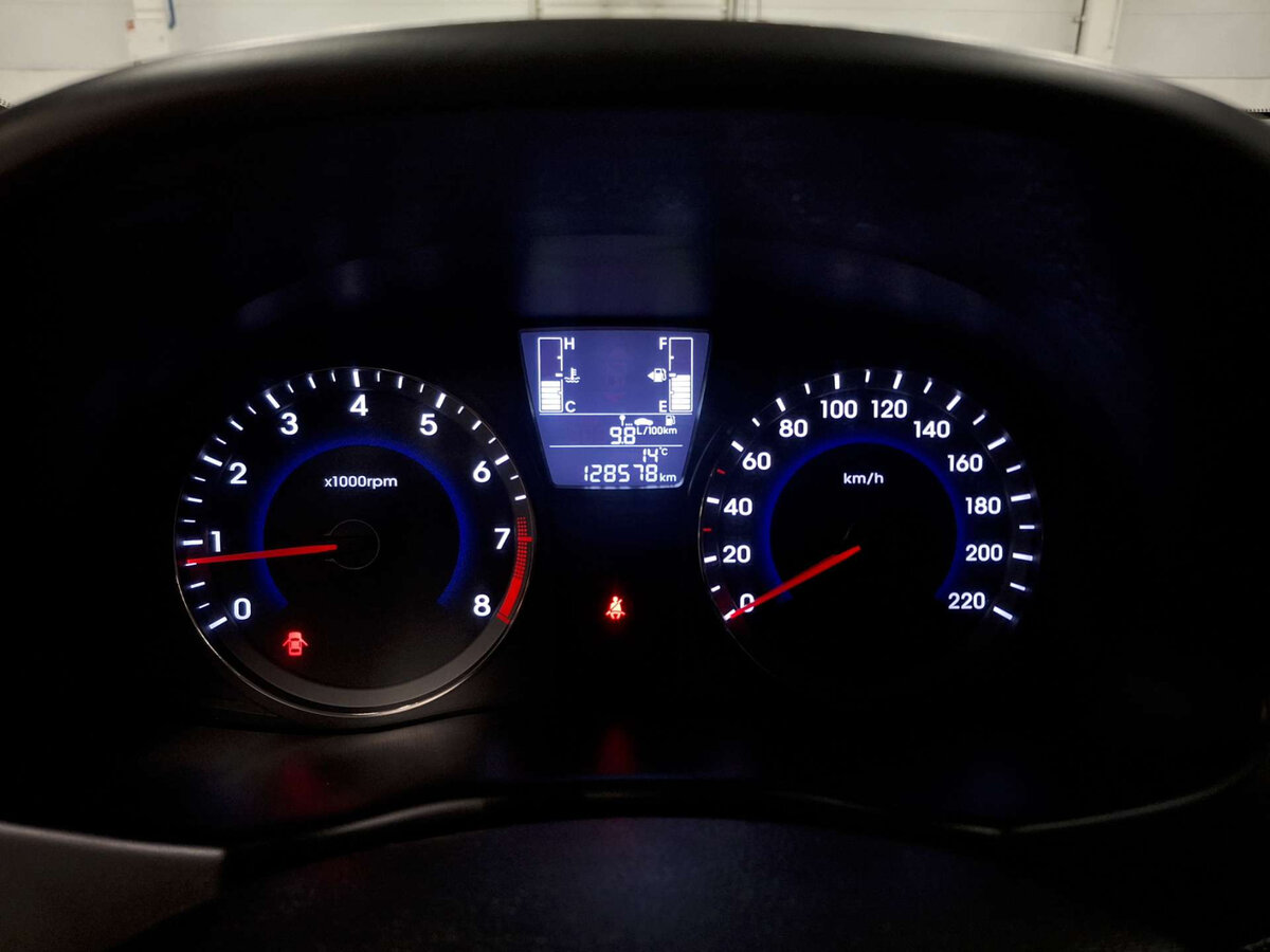 Купить Hyundai Solaris, 2016, 128 701 км.. Фото: #12