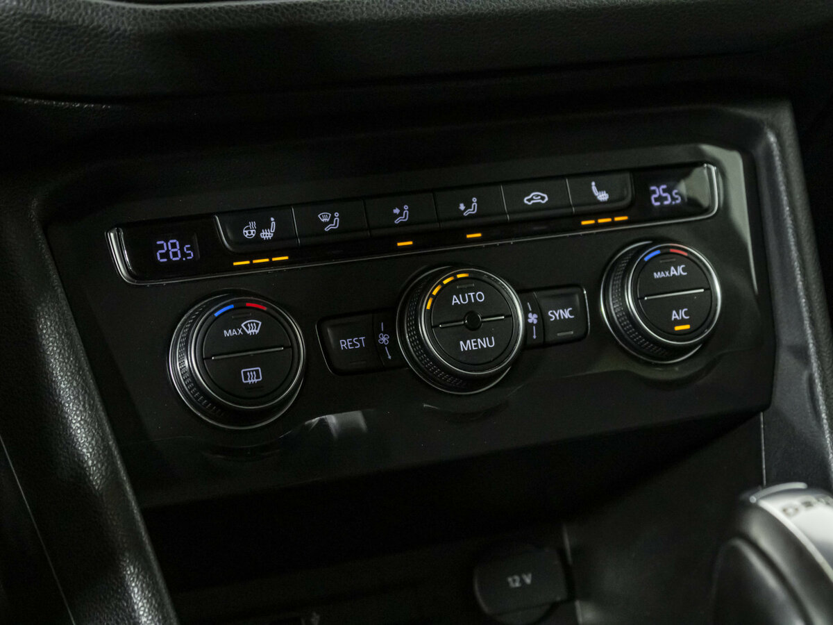 Купить Volkswagen Tiguan, 2018, 112 835 км.. Фото: #10