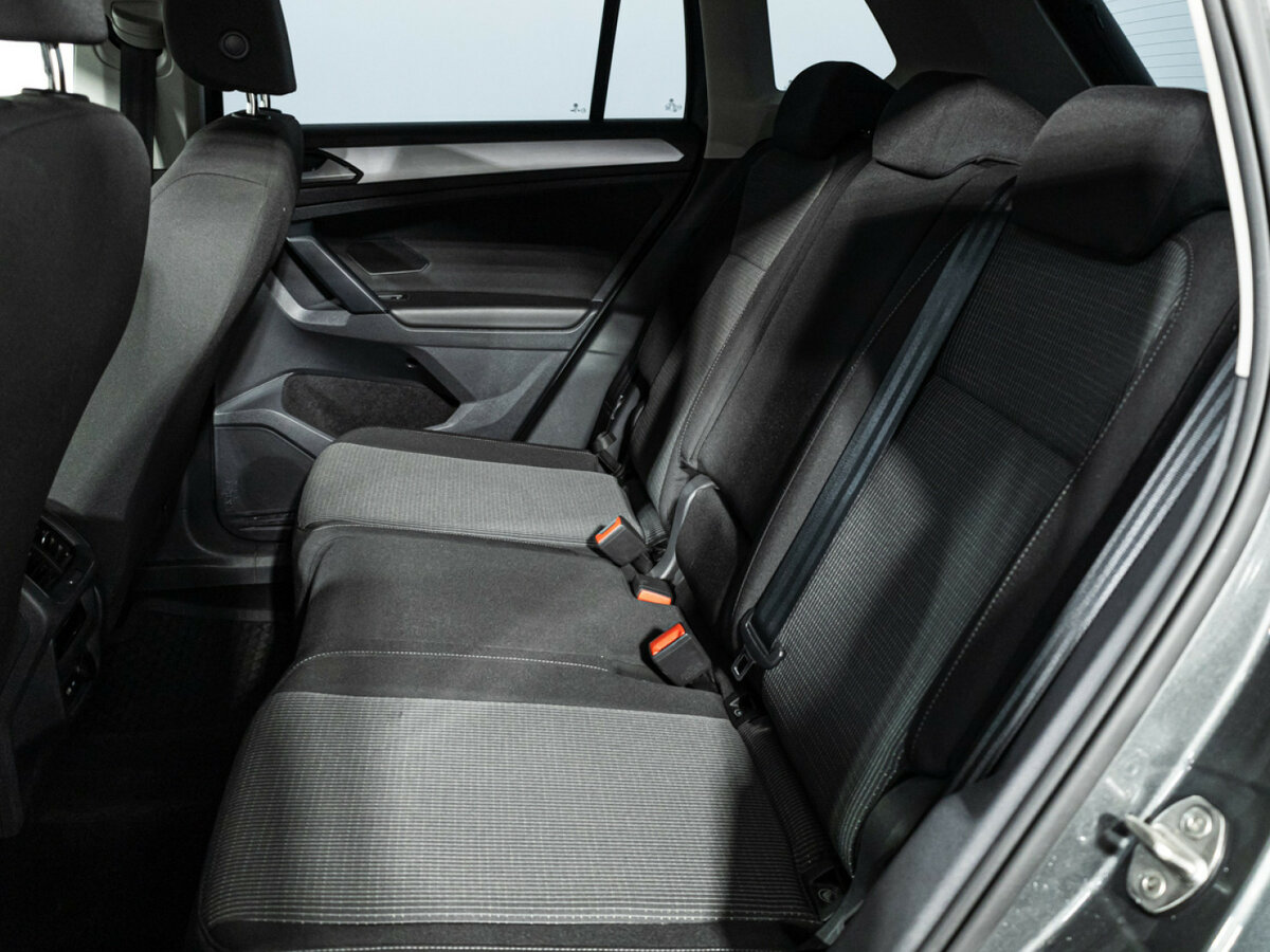 Купить Volkswagen Tiguan, 2022, 49 159 км.. Фото: #9