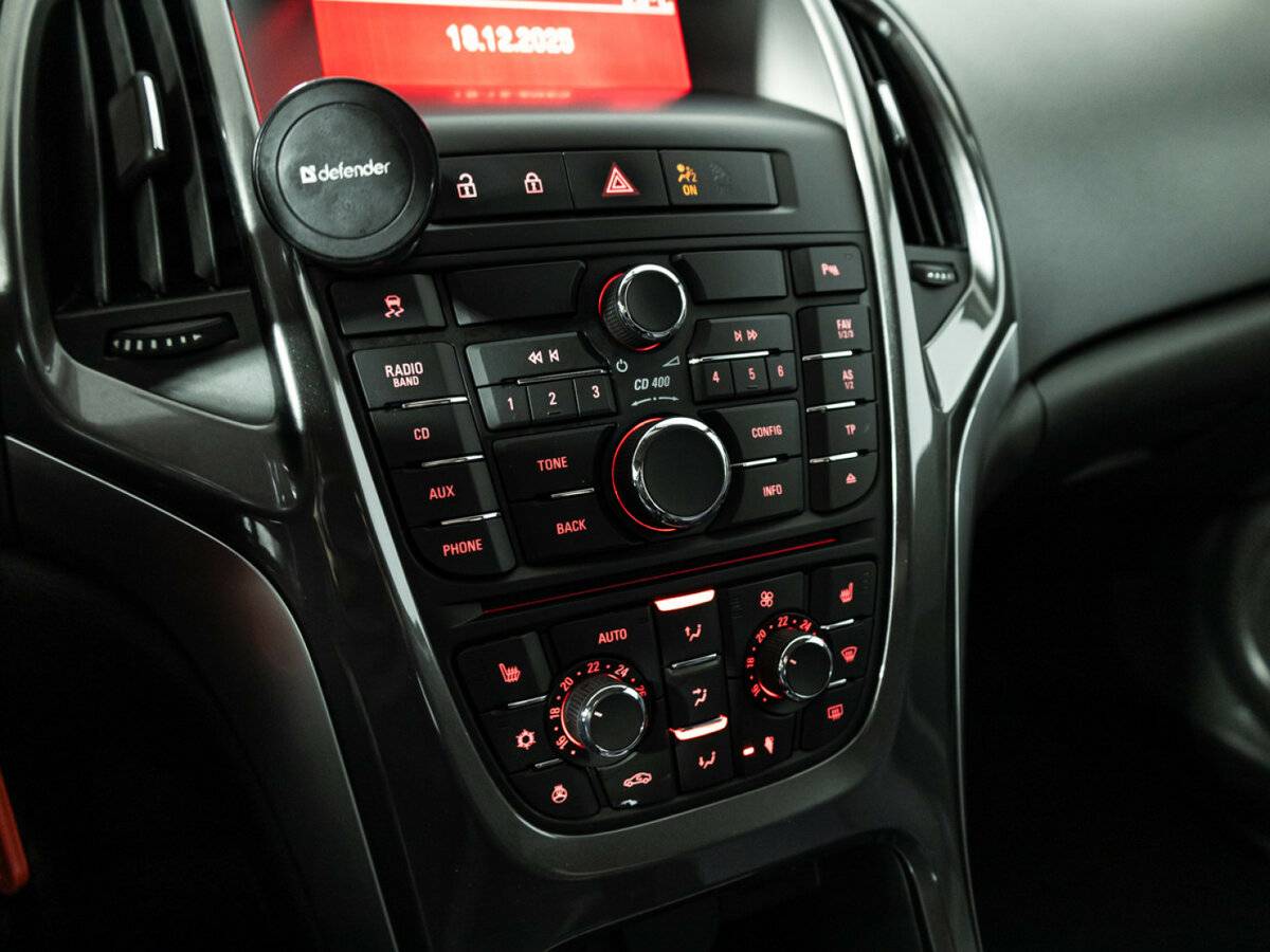 Купить Opel Astra, 2013, 153 570 км.. Фото: #2