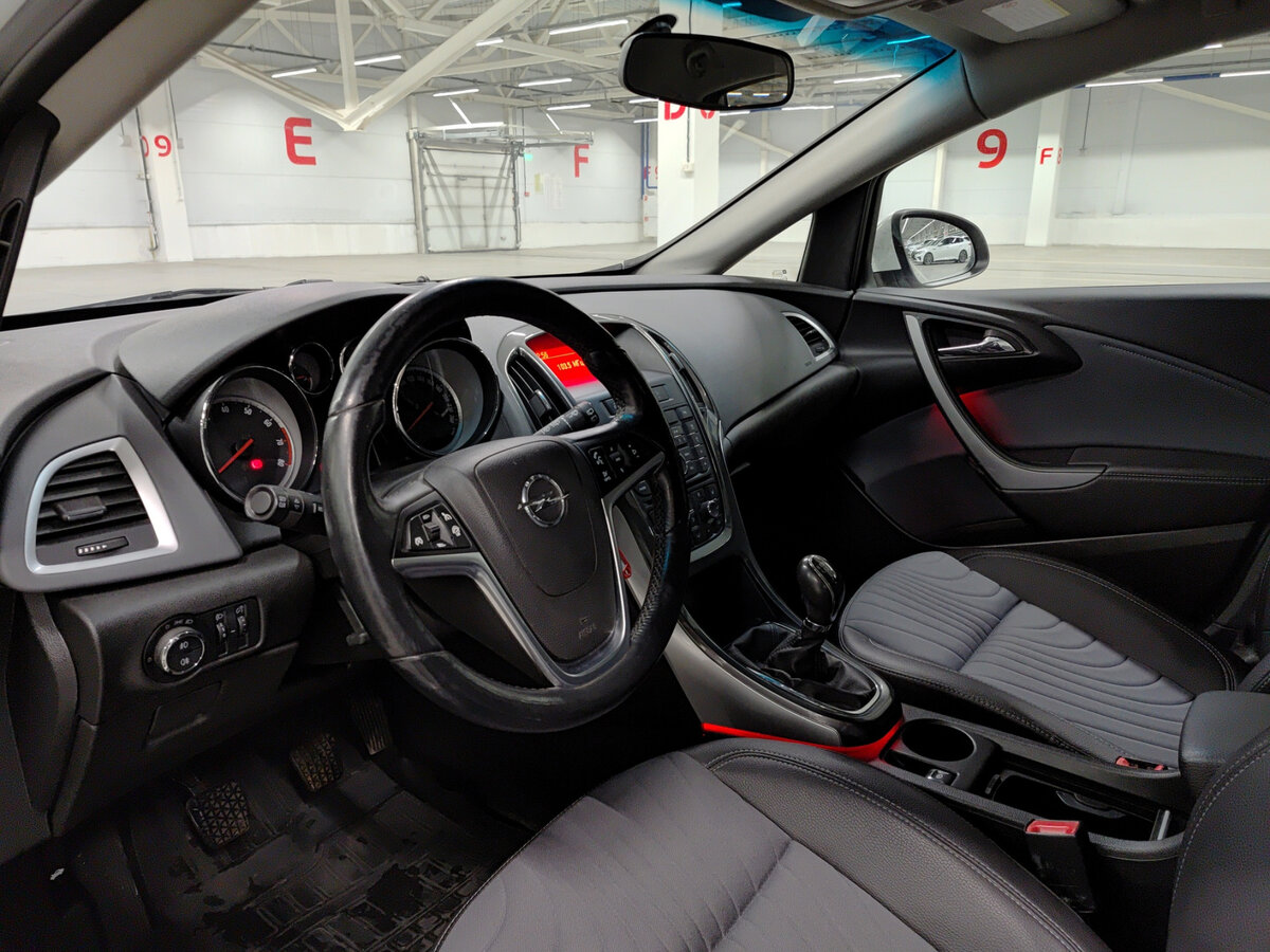 Купить Opel Astra, 2013, 180 852 км.. Фото: #15