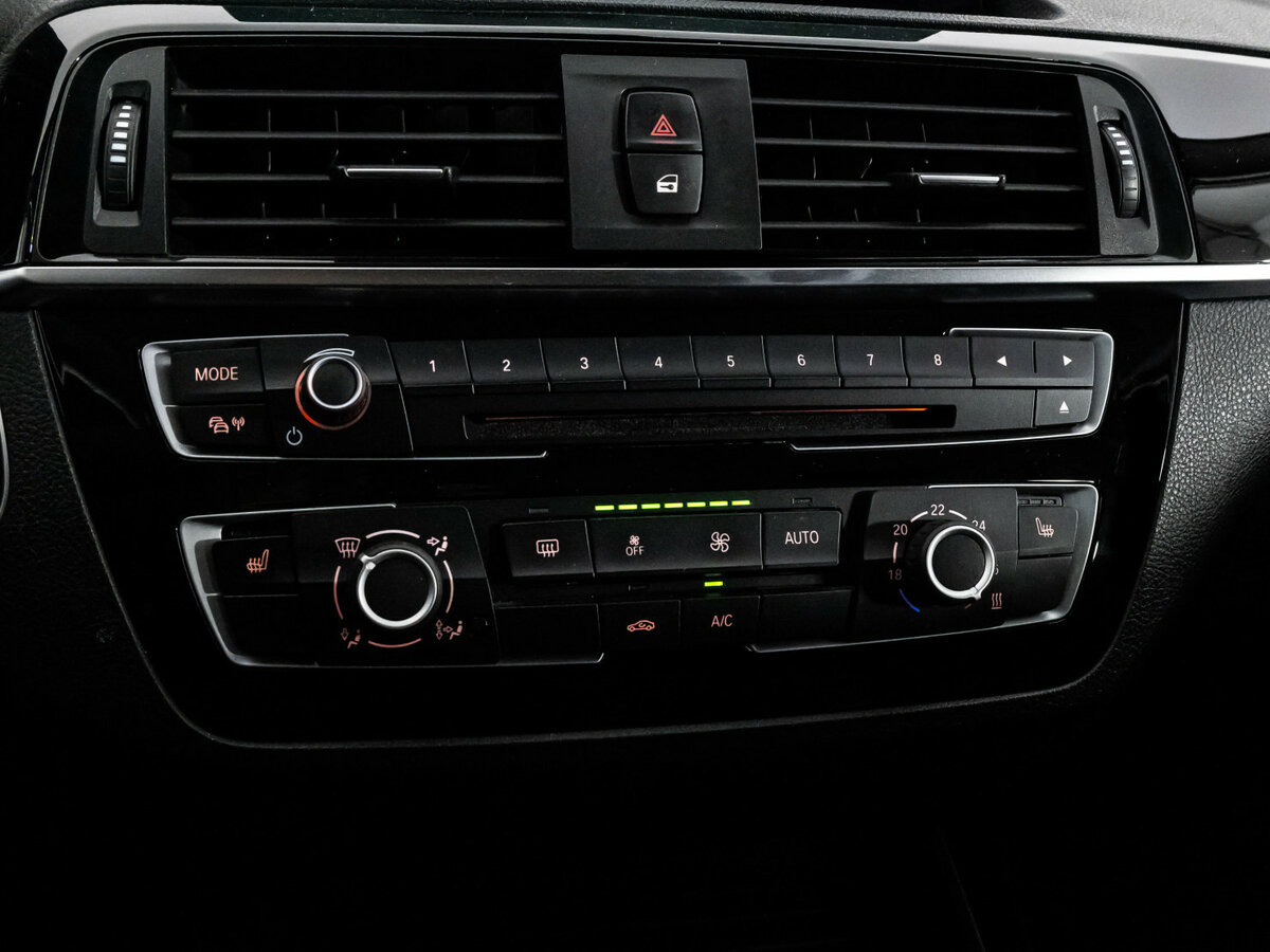 Купить BMW 1 серии, 2017, 48 620 км.. Фото: #12