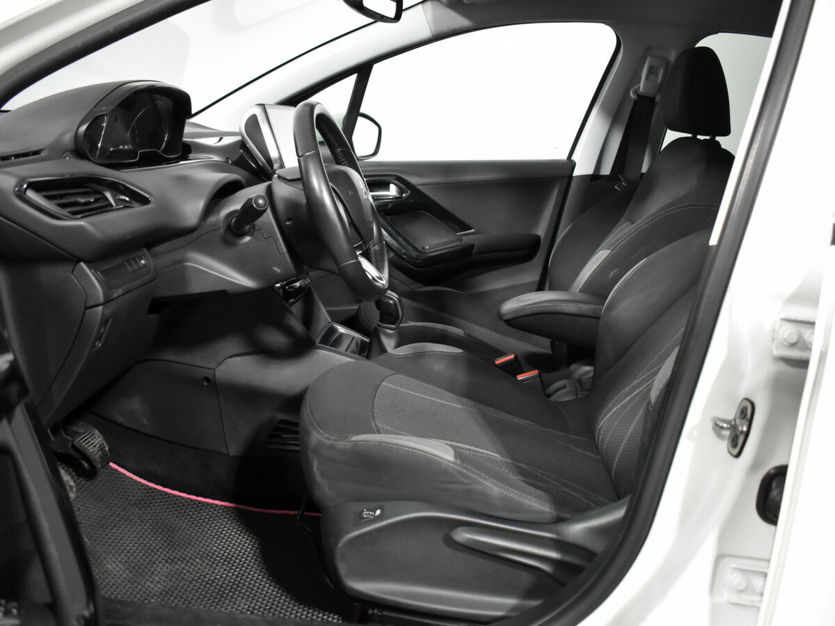 Купить Peugeot 208, 2013, 190 000 км.. Фото: #9