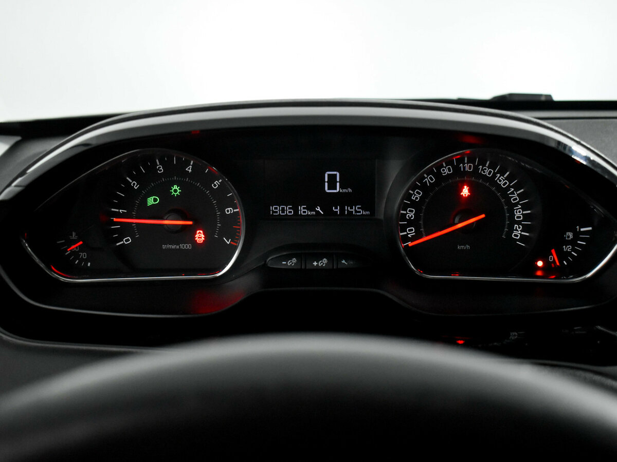 Купить Peugeot 208, 2013, 190 000 км.. Фото: #16