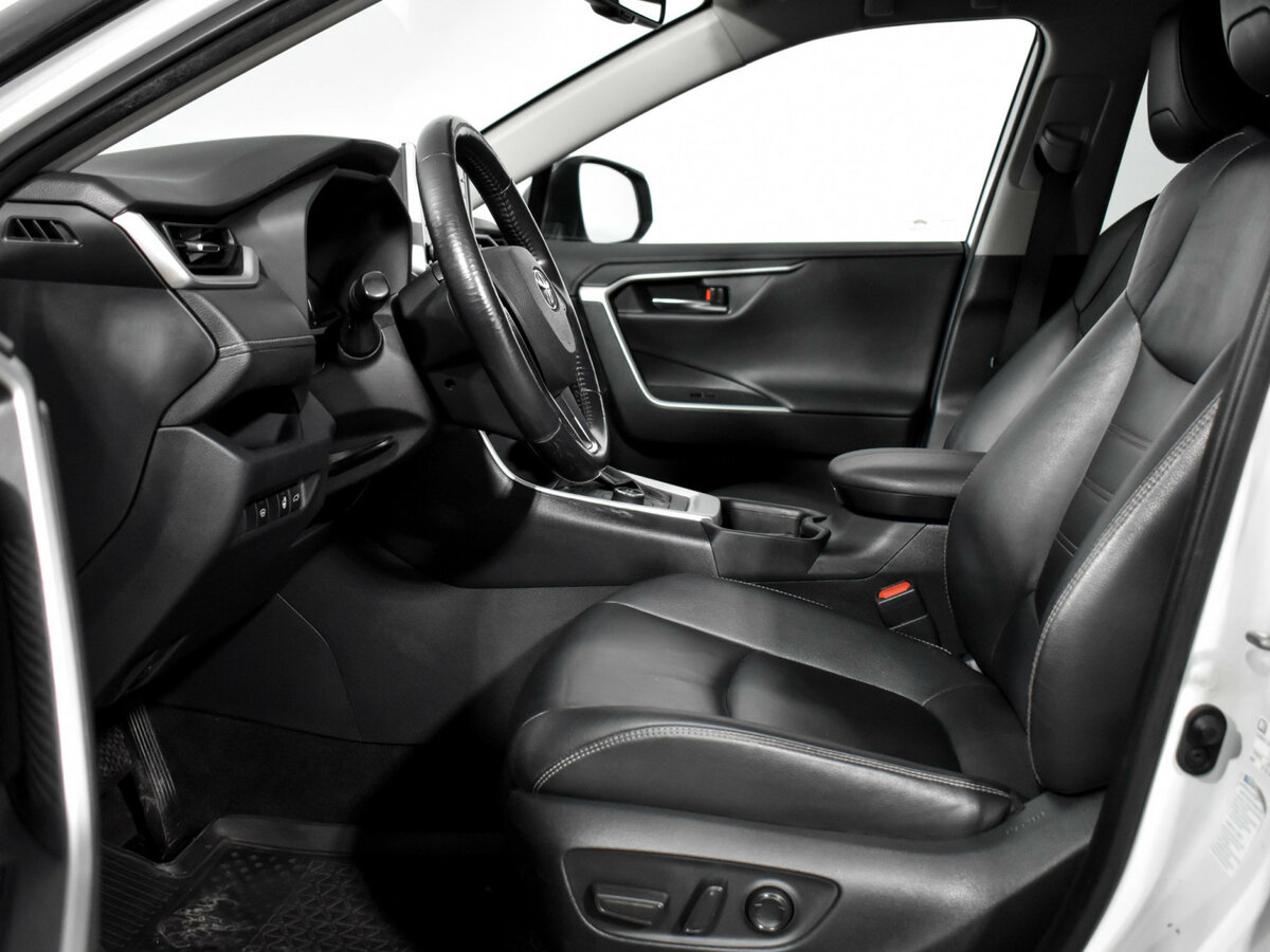Купить Toyota RAV4, 2019, 214 617 км.. Фото: #9